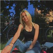 Sono una ragazza di 17 anni e mi offro volontaria per qualsiasi tipo di lezione